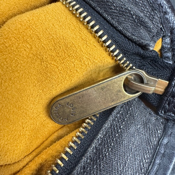 Louis Vuitton Neo Cabby Monogram
Denim Noir - Picture 9 of 10